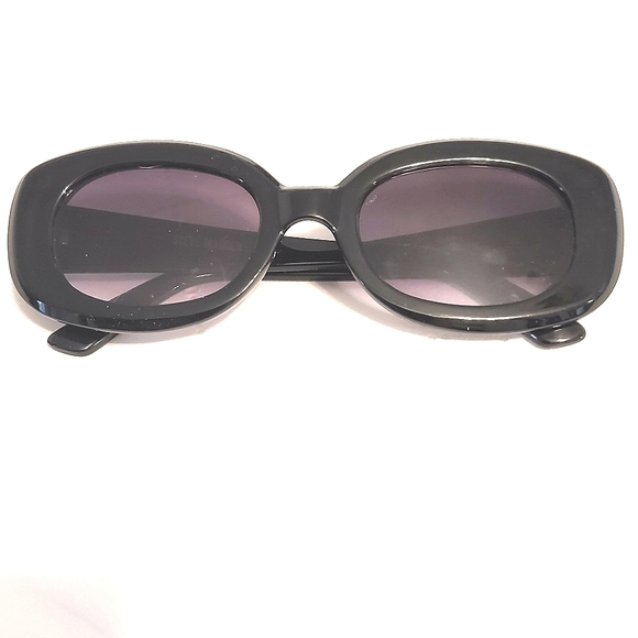 Steve Madden Sunglasses - Picture 1 of 11